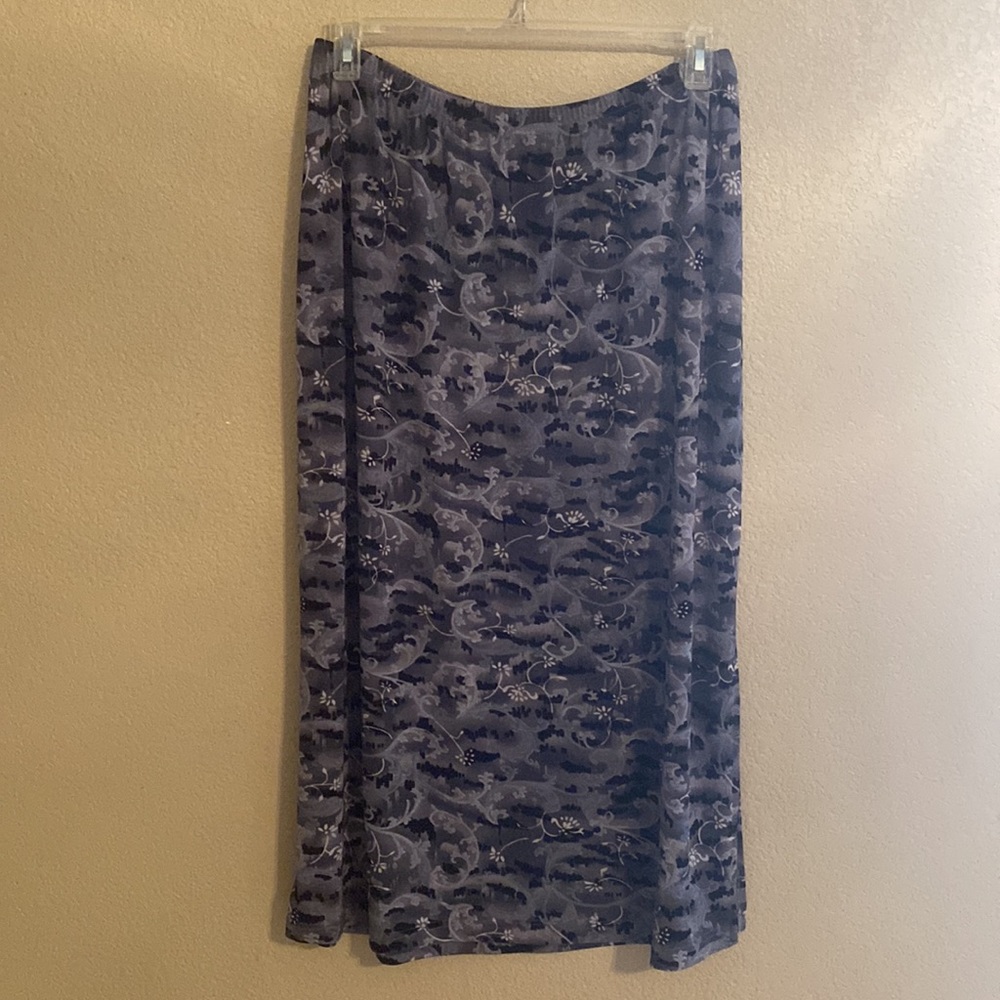 Women’s “JK 11 California “ Plus size 2X sliver, black& gray long skirt w/slit